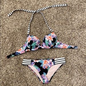 Shade Shore bathing suit set